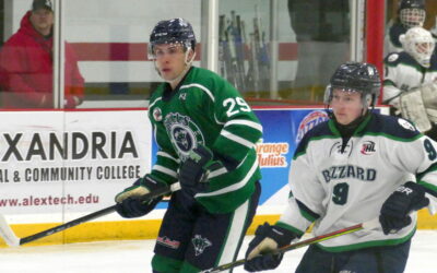 Petronack, Vercellono Highlight Homecomings in 10-0 Win