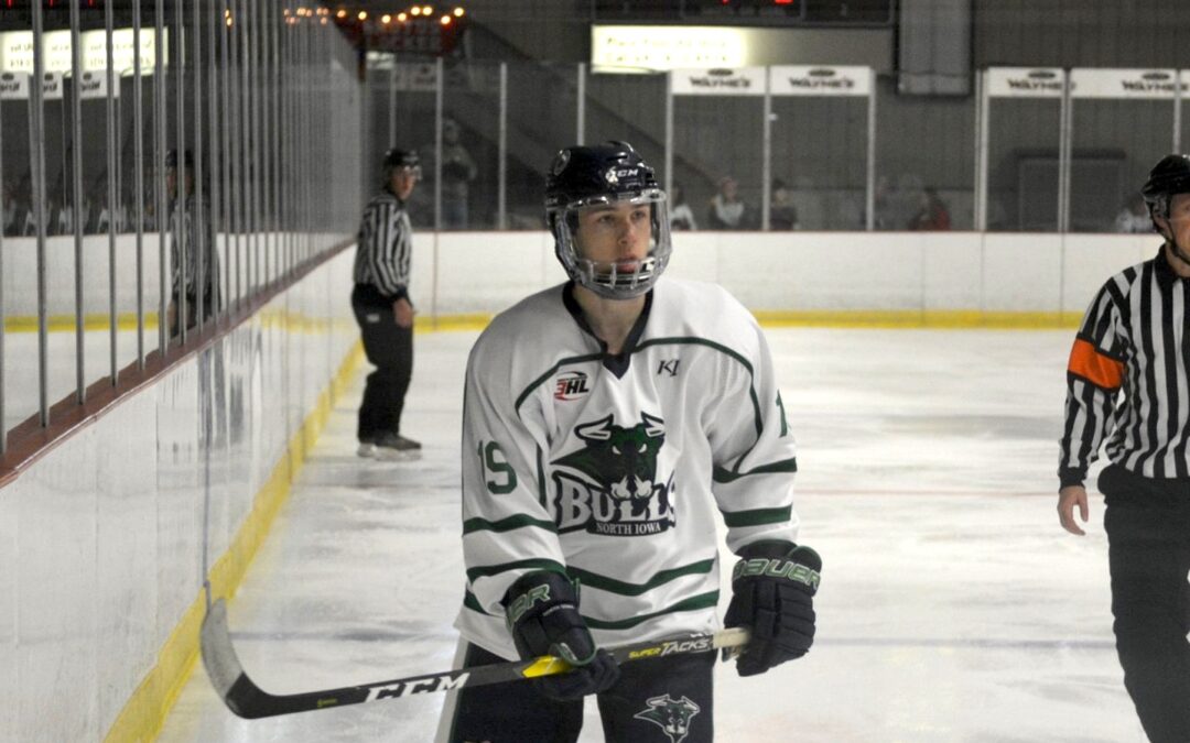 Junior Hockey Veteran Hempel Picks Iowa State