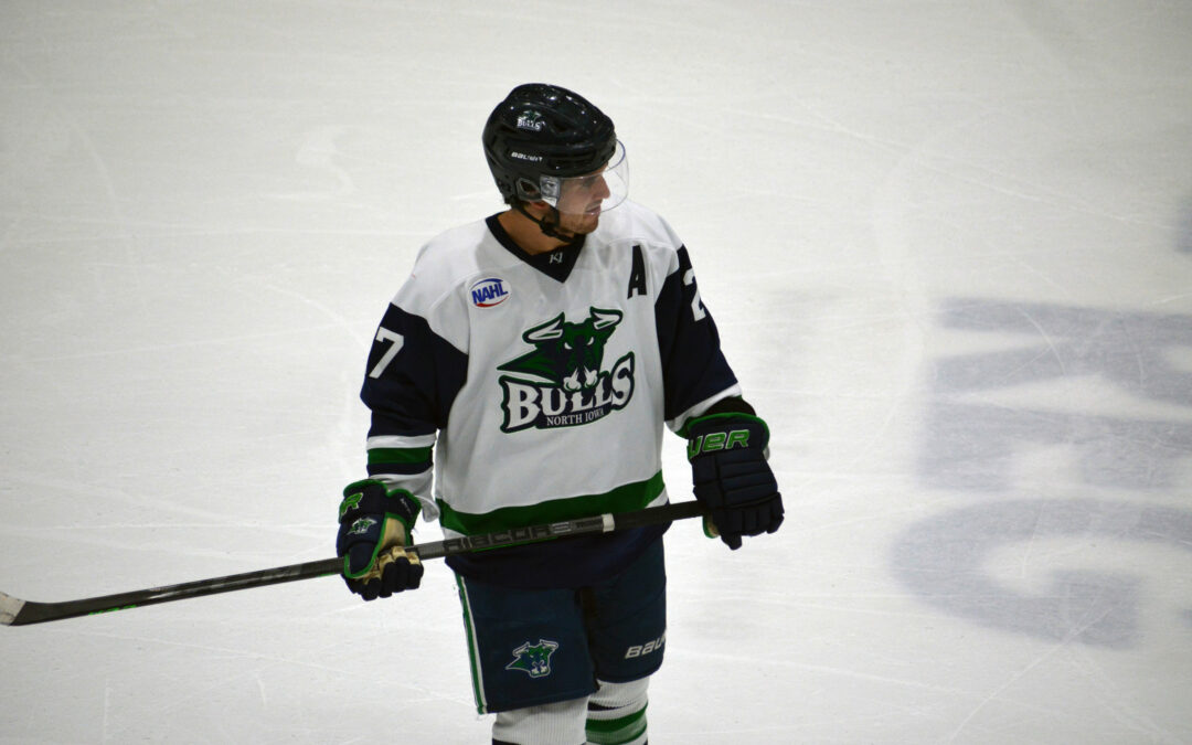 Second-Period Outburst Sends Bismarck Past Bulls, 6-2